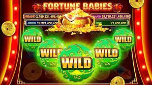 Filipino player spinning online slot reels on phwin777 mobile app